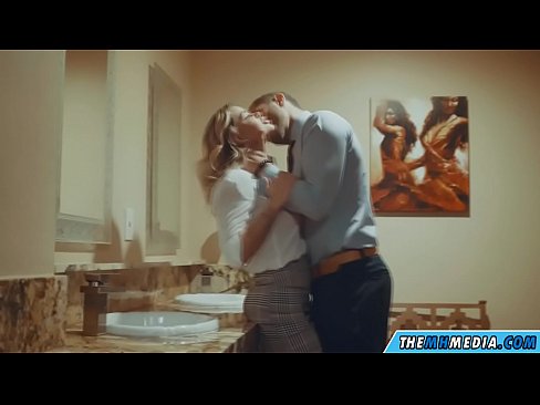 ❤️ Nuair a mheallann blonde busty tú i seomra scíthe poiblí ❌ Sluts ag ga.playcrot69.top ❌️